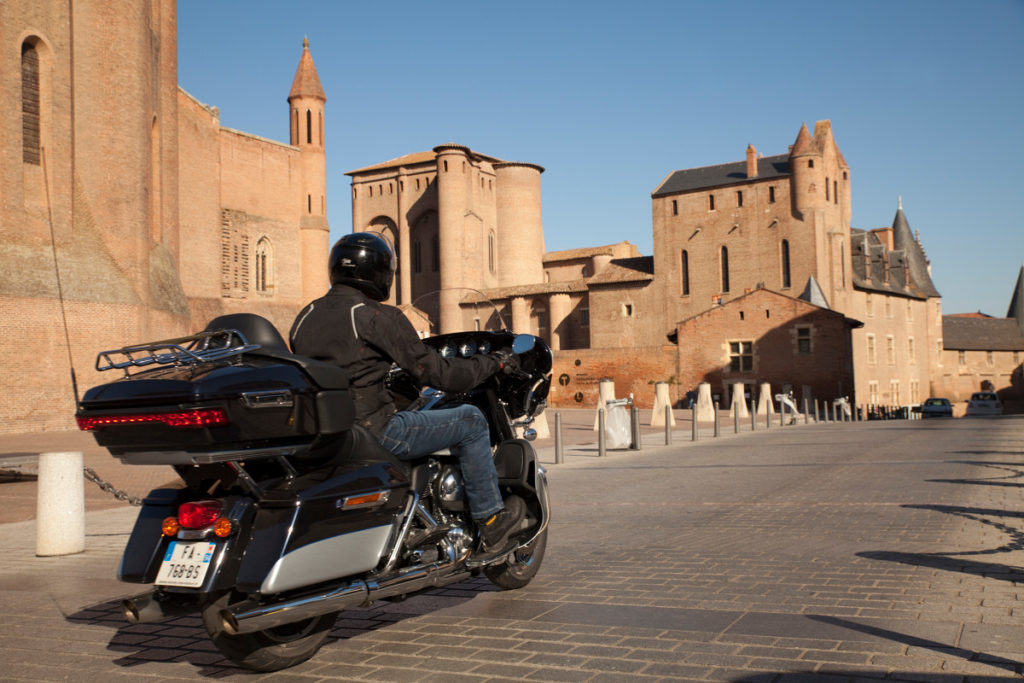 Circuit à moto dans les Bastides ,image CDT Tarn